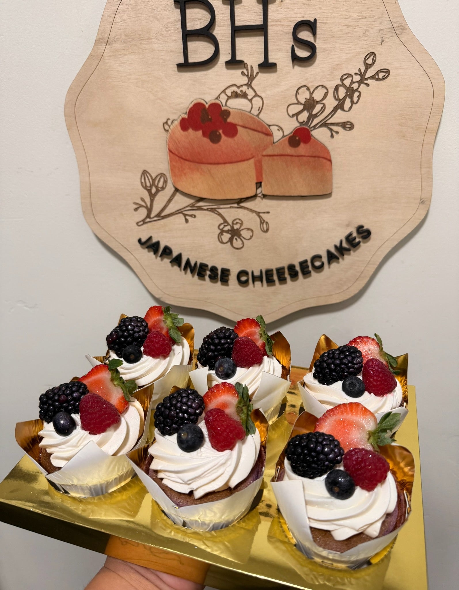 Half a dozen of Japanese Cheesecake Cupcakes